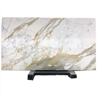 Fehér Calacatta arany márvány