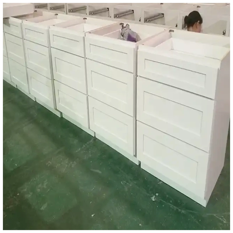 white shaker cabinet drawers